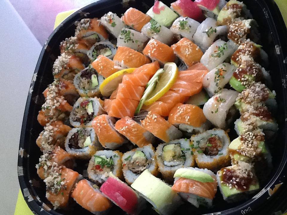 Image may contain: sushi and food