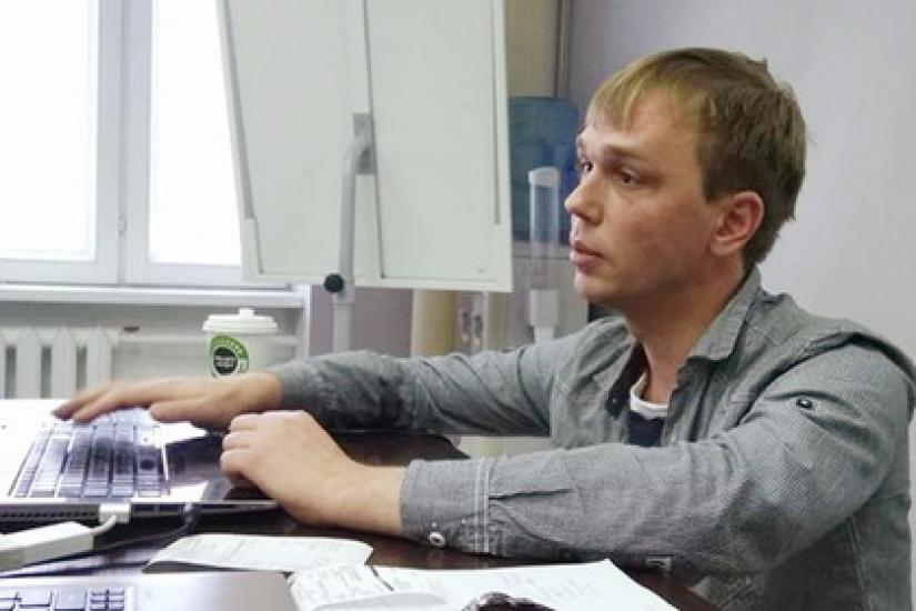 Investigative journalist put under house arrest in Moscow