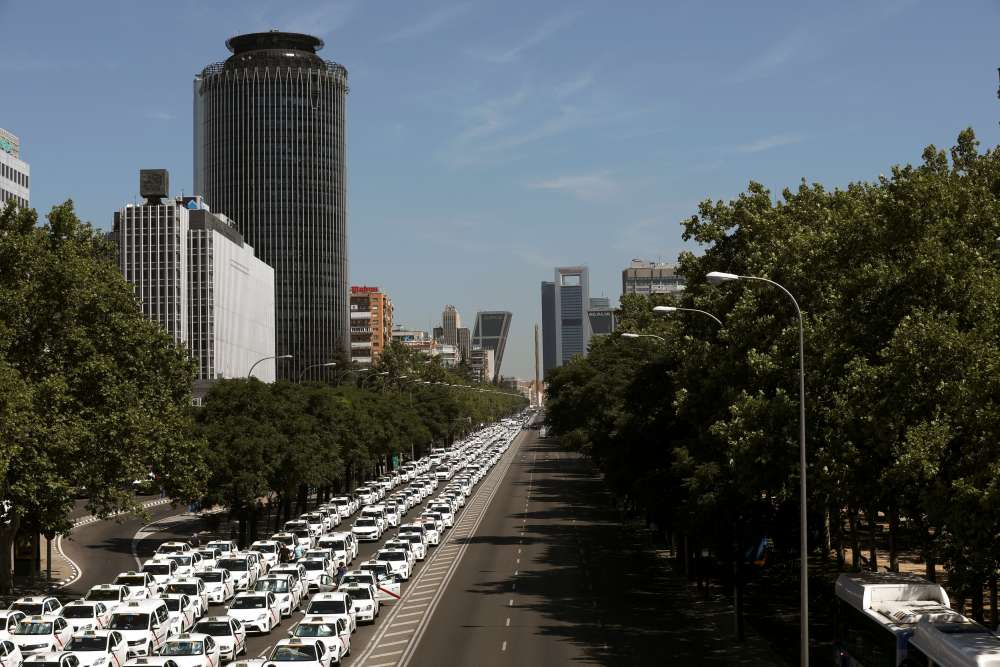 Taxi strike targeting Uber brings chaos to Spanish cities