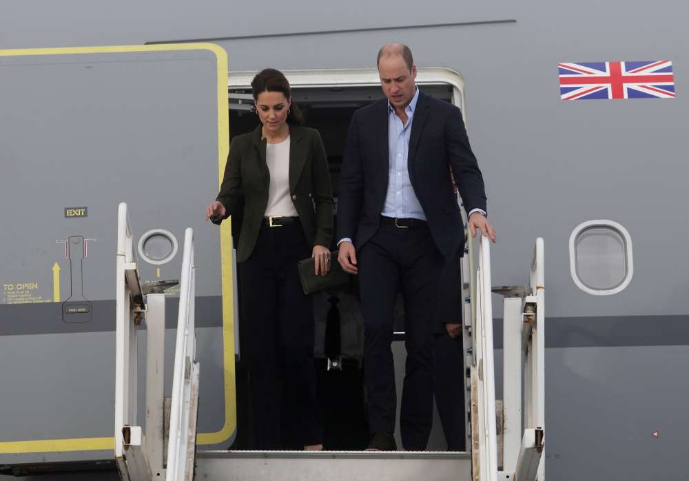Prince William and Kate Middleton arrive in Cyprus (pictures+videos)