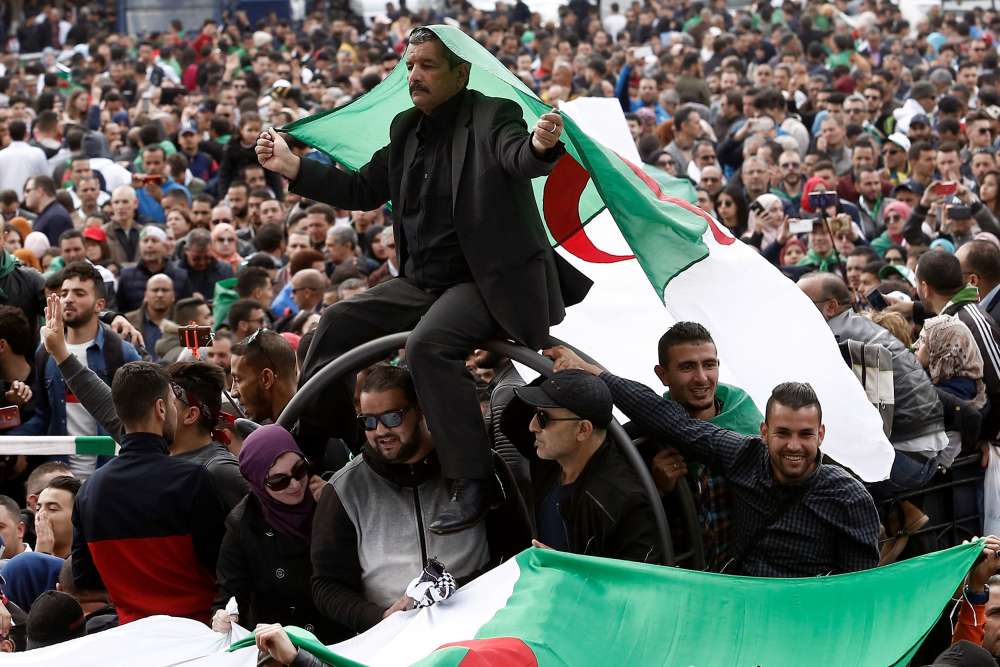 Thousands protests again in Algeria to demand political change