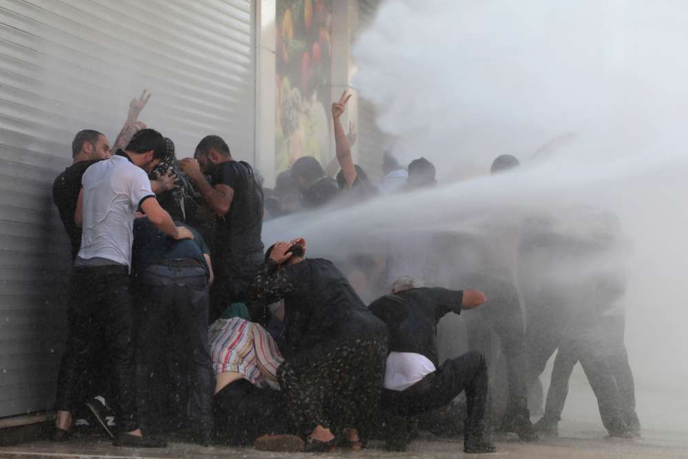 Turkish police use water cannon