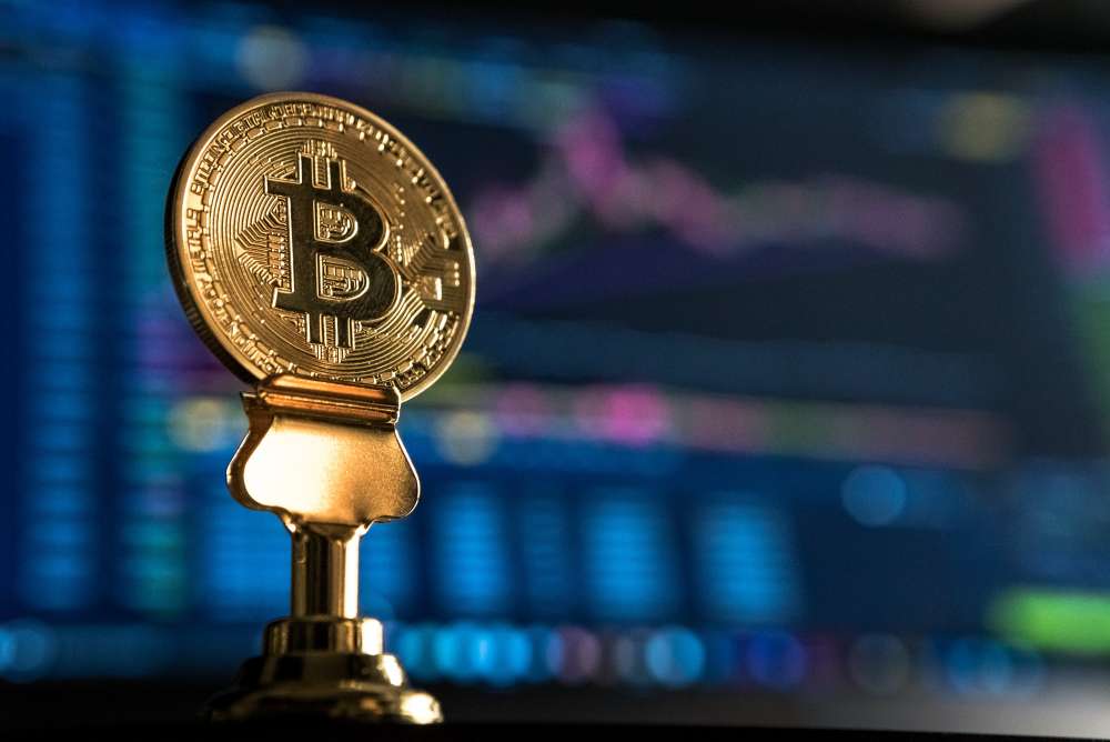 Το Bitcoin συγκεντρώνει πάνω από 30.000 $ για πρώτη φορά, μετατρέποντας σε πληρωμή mainstream