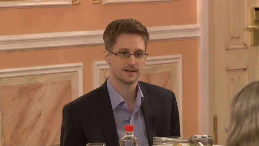 Whistleblower Snowden: I'd love to be granted asylum in France