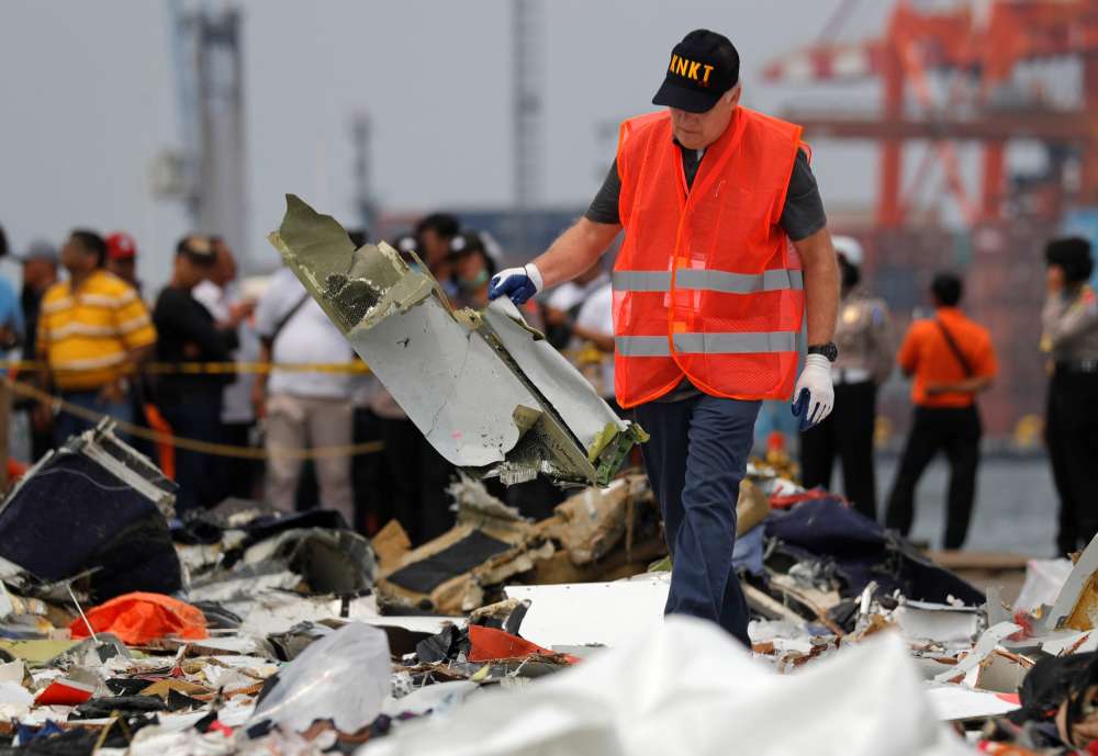 Doomed Indonesian jet faced problems in previous flight