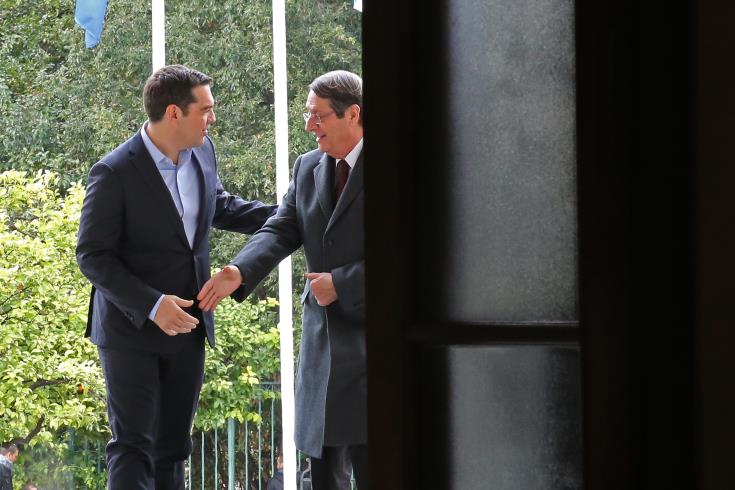 President Anastasiades congratulates PM Tsipras on agreement with FYROM leadership