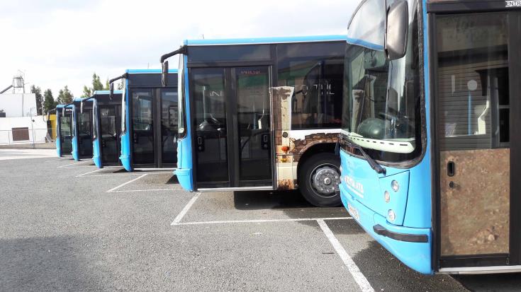 Paphos driver evacuates bus with school pupils because of smoke bomb