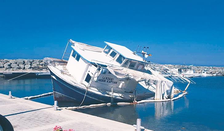 Kato Pyrgos harbour full of abandoned refugee boats