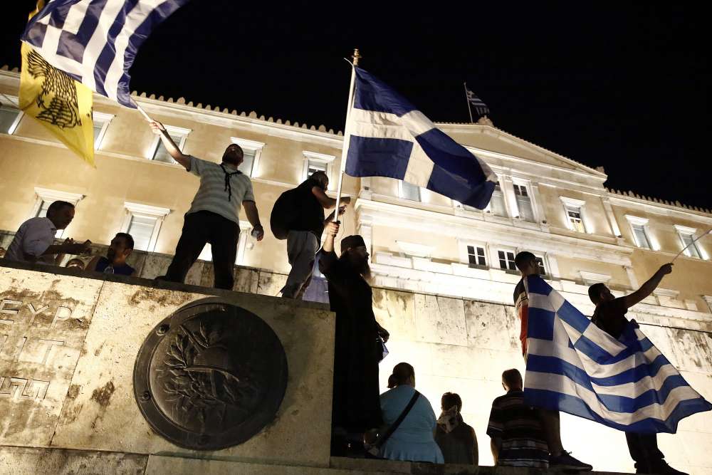 Greek PM survives no-confidence vote