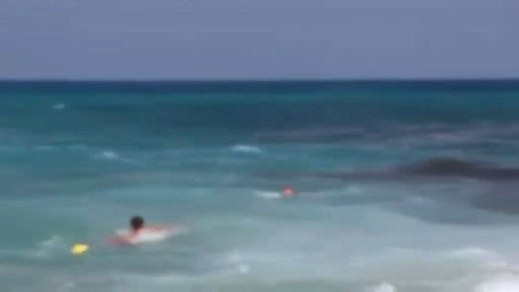 Lifeguard rescues man in Paphos sea (video)