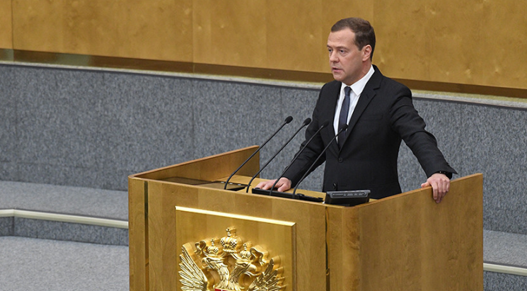 Russian parliament approves Medvedev as prime minister