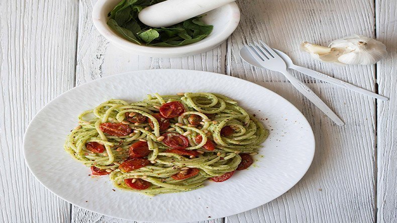 Pasta with halloumi-mint pesto and roasted cherry tomatoes