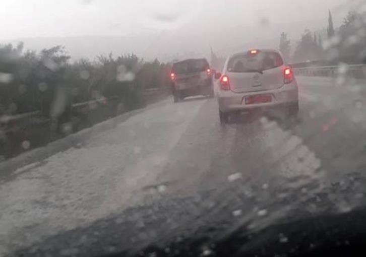 Low visibility on Nicosia-Larnaca highway because of heavy rain (video)