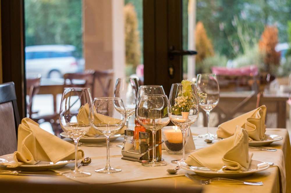 Eurostat: How much are households spending on eating out?