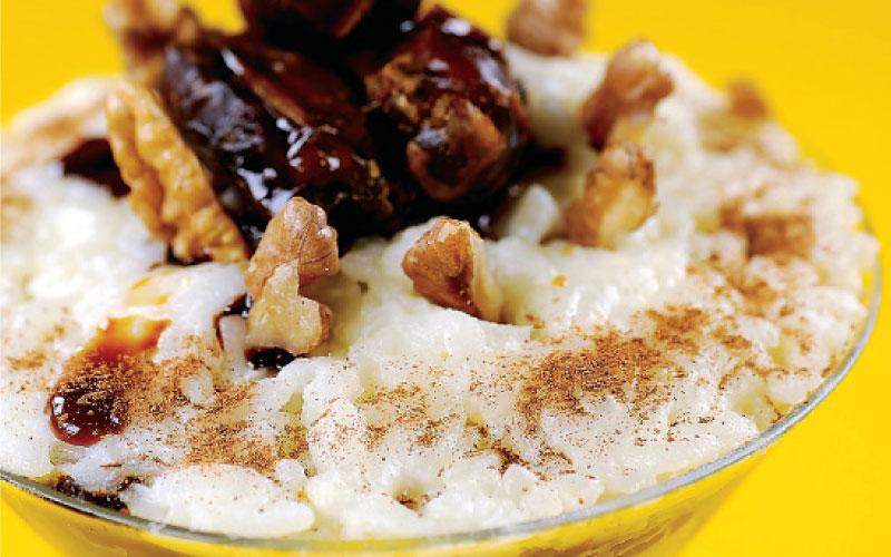 Rice pudding with dates and walnuts