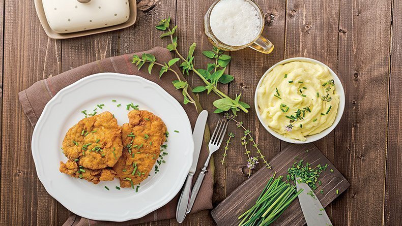 Pork schnitzel with mashed potatoes