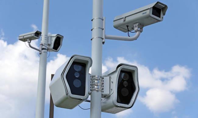 Procedures for traffic cameras moving at snail's pace