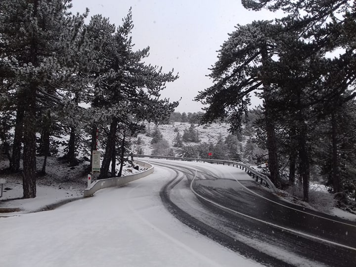 Troodos roads closed because of traffic congestion in square