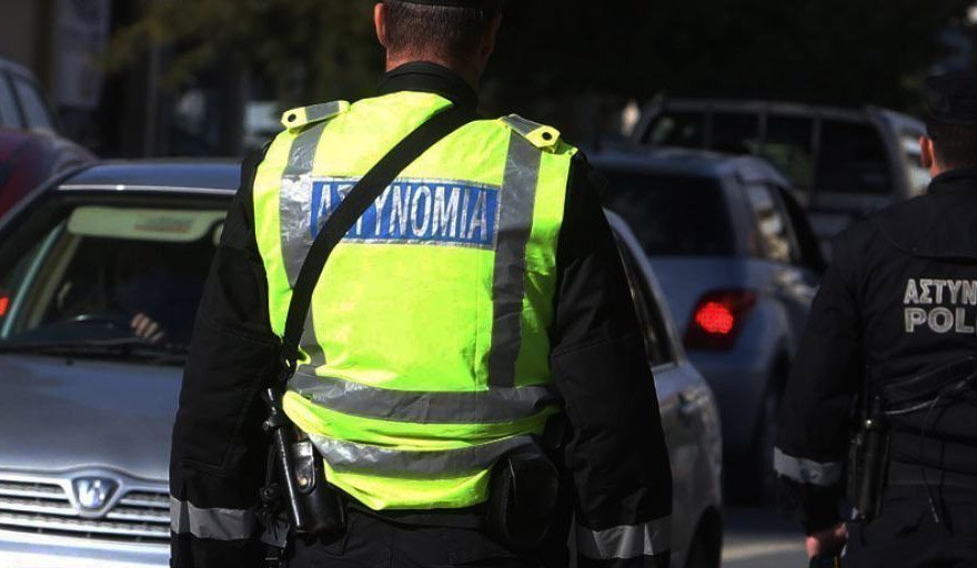 Nicosia: Car causes mayhem and hits off-duty police officer - Brothers arrested