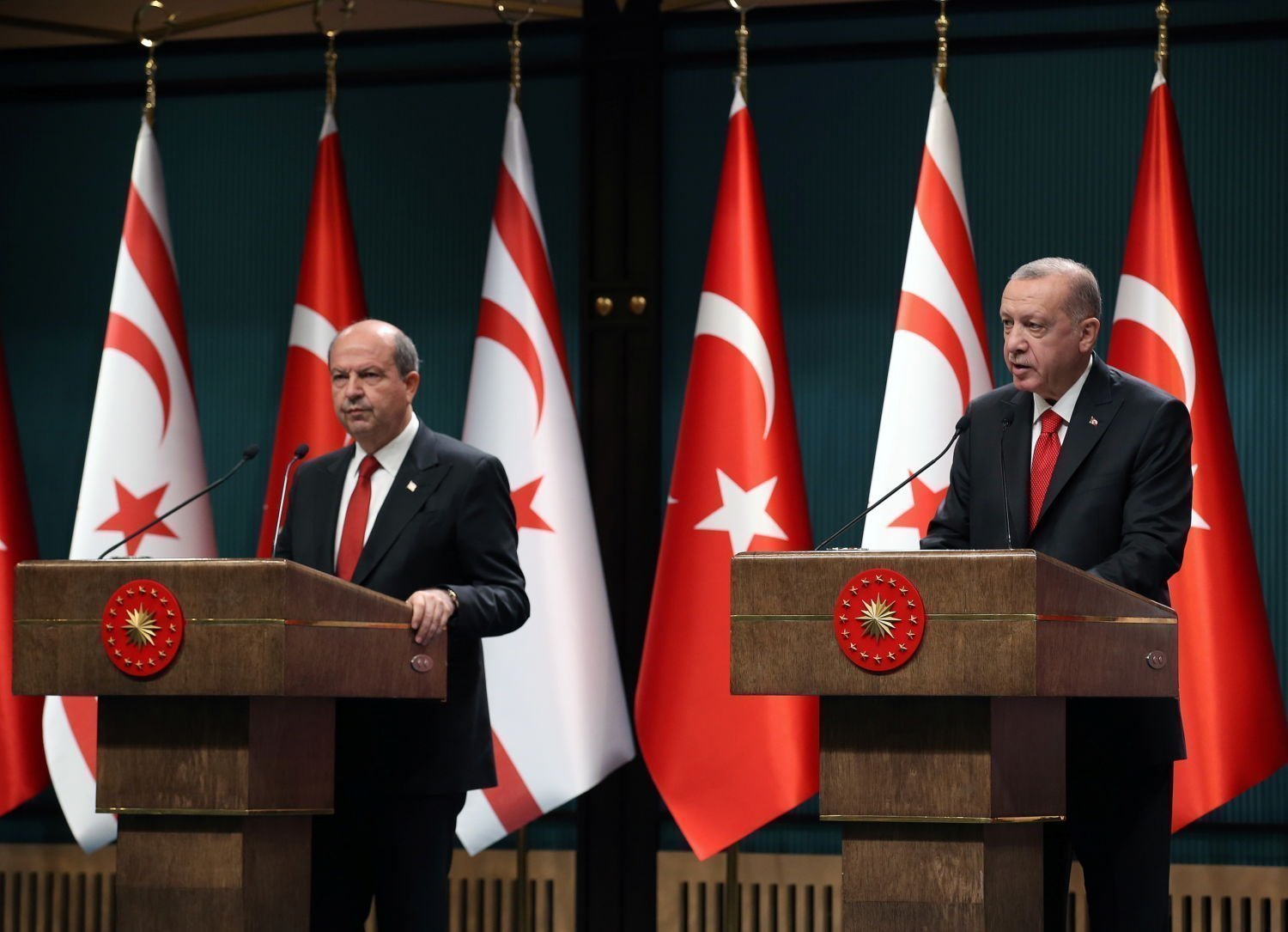 Η Τουρκία υποστηρίζει το «όραμα» δύο κρατών, λέει ο Ερντογάν στον Τατάρ