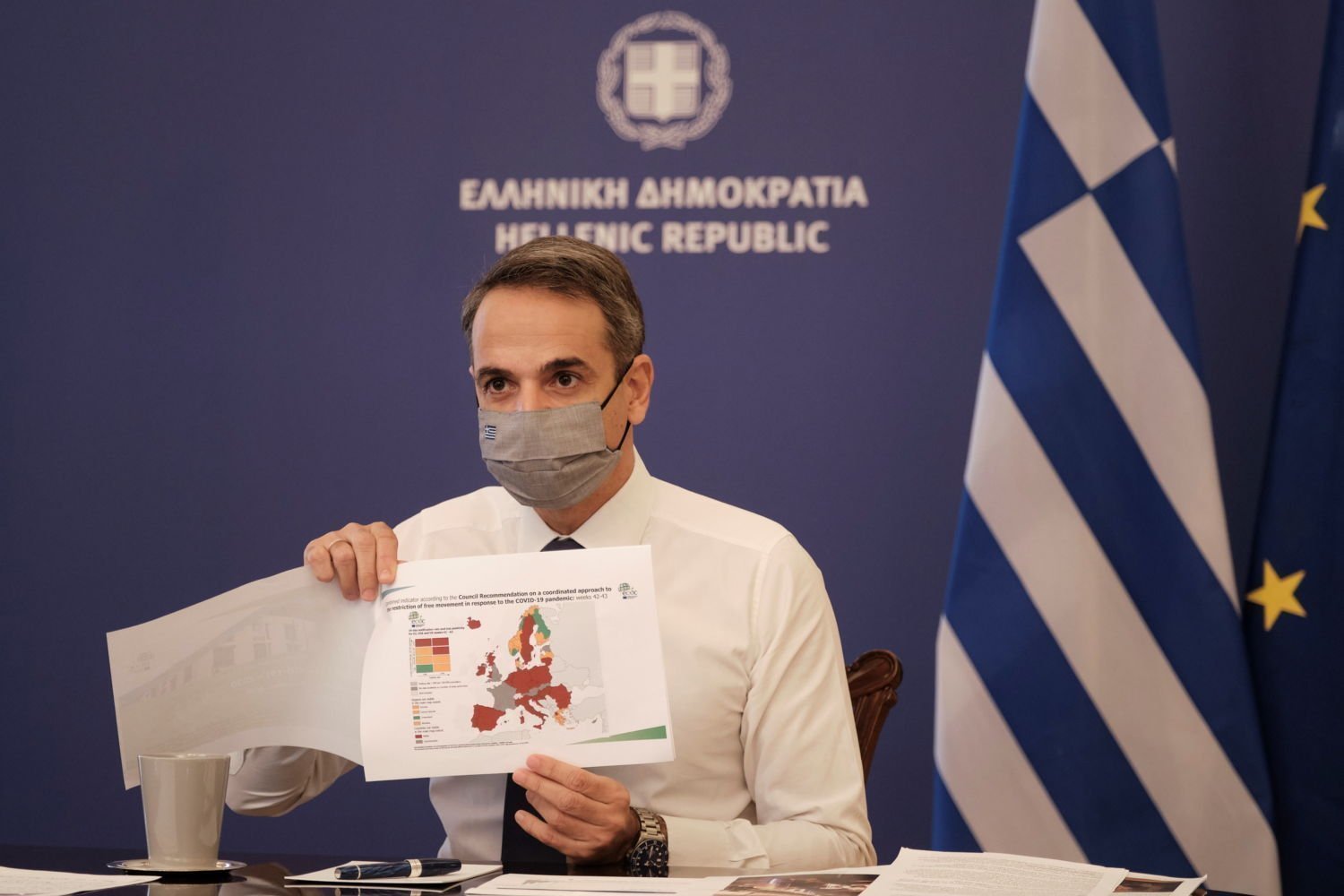 Η Ελλάδα επιβάλλει αυστηρότερο κλείδωμα για μια εβδομάδα, απαγόρευση της ώρας 9 ωρών, καταστήματα κοντά