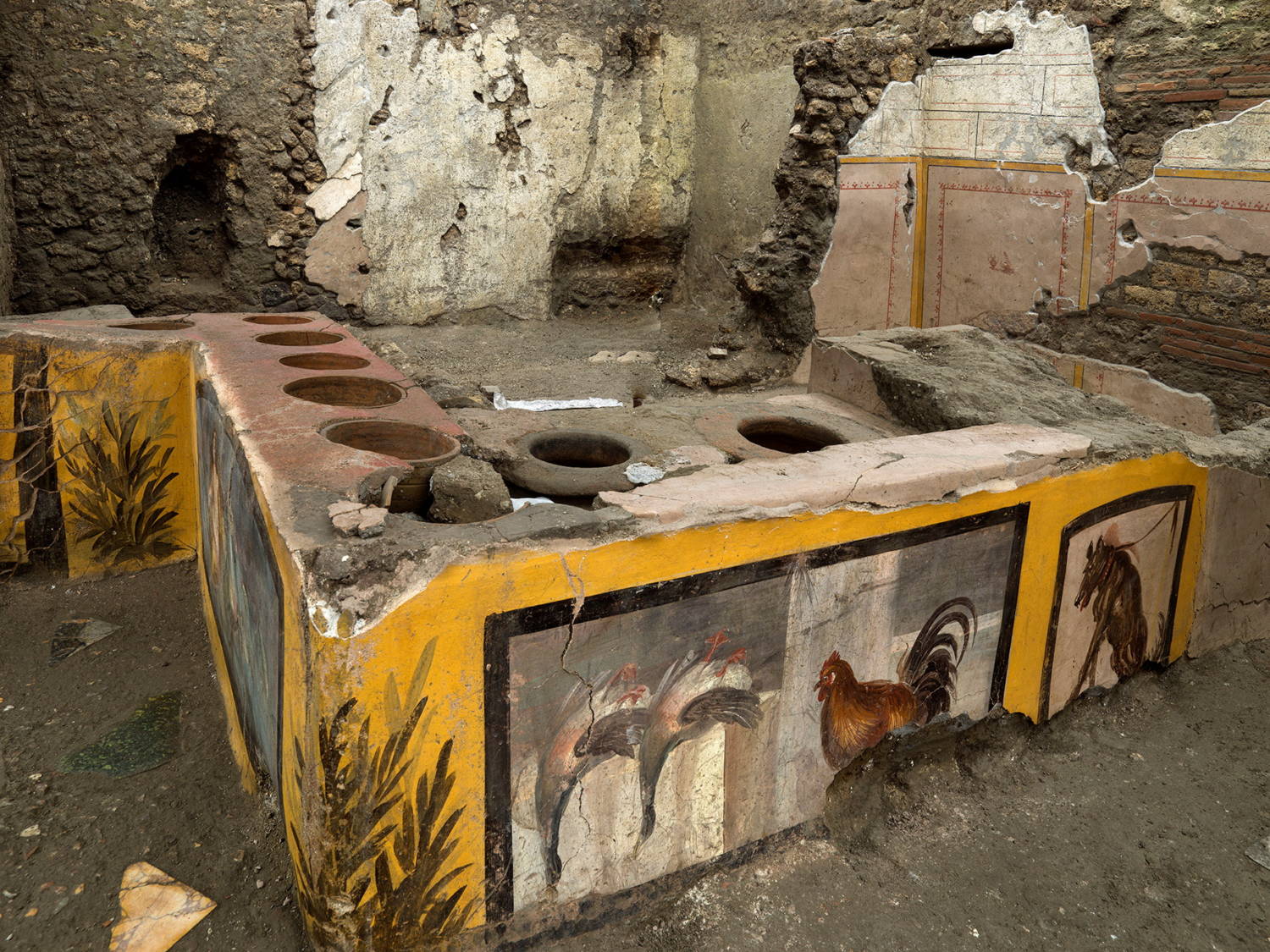 Οι αρχαιολόγοι αποκαλύπτουν αρχαίο κατάστημα τροφίμων στο δρόμο στην Πομπηία