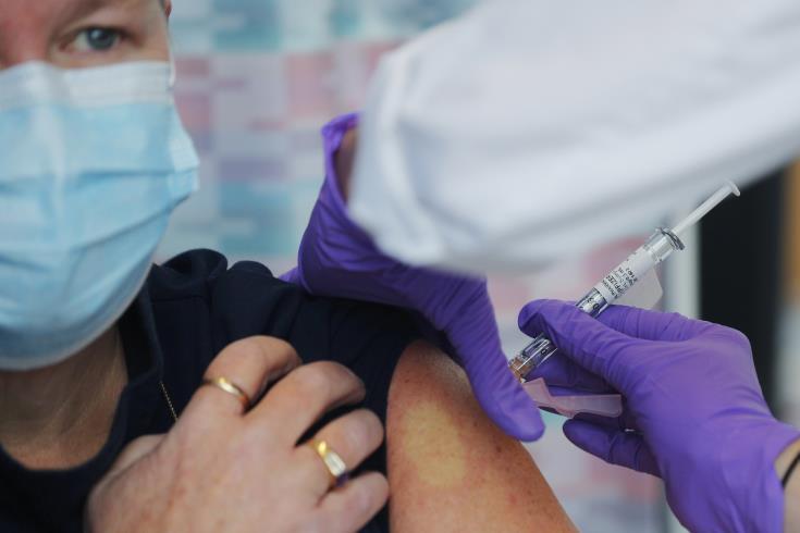 Ο εμβολιασμός εναντίον του Covid-19 στην Κύπρο ξεκινά στη Λεμεσό (φωτογραφίες)