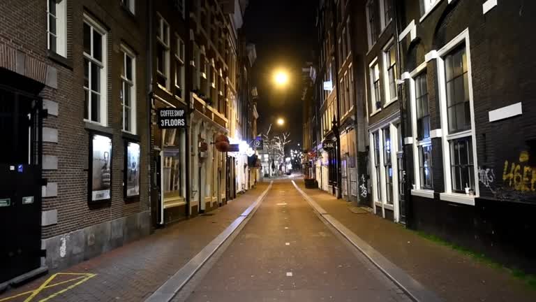 Η συνοικία του κόμματος του Άμστερνταμ αδειάζει ως πρώτη απαγόρευση κυκλοφορίας από την έναρξη του WW2
