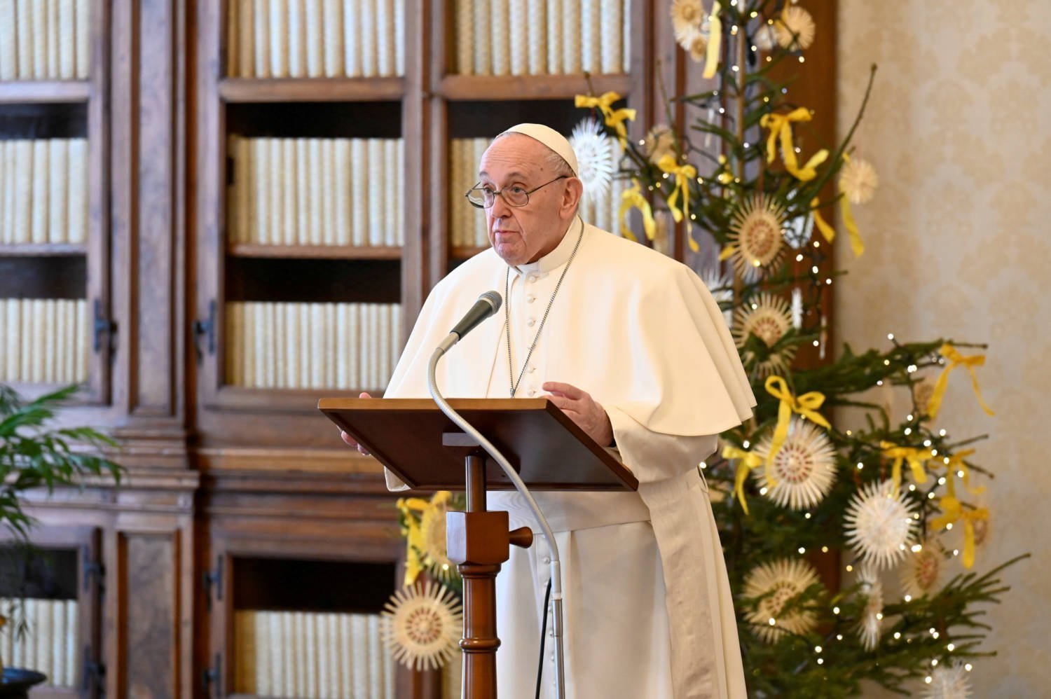 Ο Πάπας Φραγκίσκος διορίζει περισσότερες γυναίκες σε θέσεις του Βατικανού