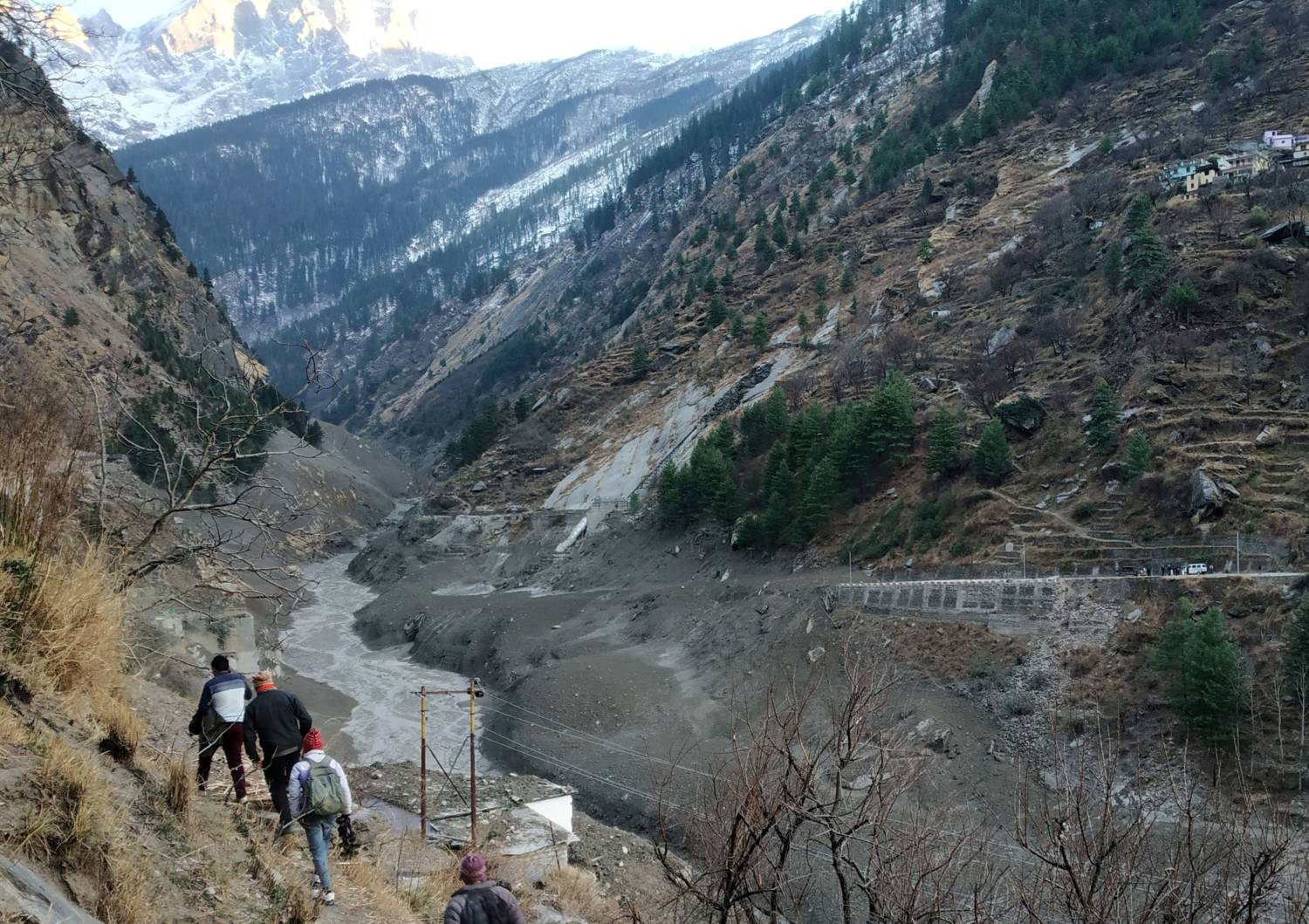 ΕΝΗΜΕΡΩΣΗ-ο παγετώνας των Ιμαλαΐων σπάει στην Ινδία, περίπου 125 λείπουν από πλημμύρες
