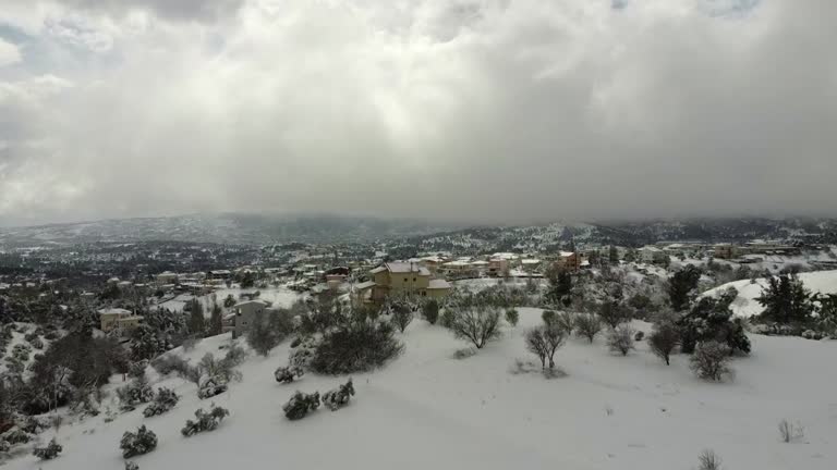 Η Ελλάδα καλύφθηκε από τις βαρύτερες χιονοπτώσεις σε 12 χρόνια