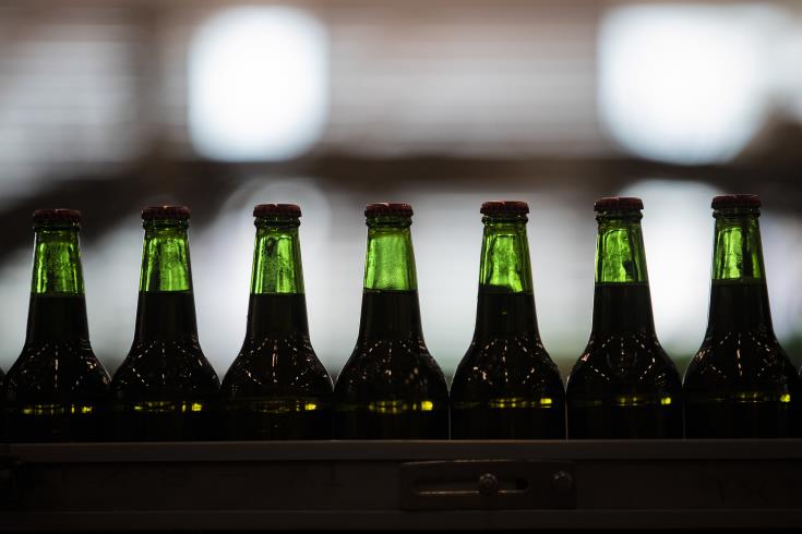 Οι πωλήσεις μπύρας τον Ιανουάριο μειώθηκαν σημαντικά λόγω των μέτρων κλειδώματος