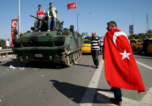 Ο Τούρκος υπουργός αναφέρει ότι οι ΗΠΑ πίσω από το αποτυχημένο πραξικόπημα του 2016, οι ΗΠΑ λένε ότι η κατηγορία “εντελώς ψευδής”