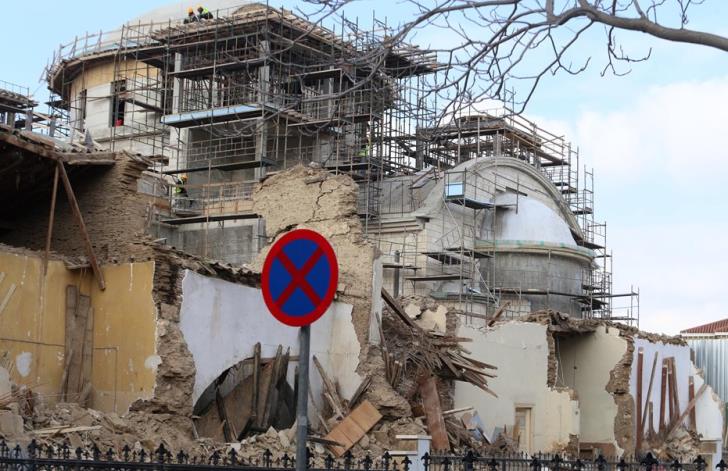 Ο Αρχιεπίσκοπος υπόσχεται να αποκαταστήσει εν μέρει κατεδαφισμένα κτίρια εντός 15 ημερών