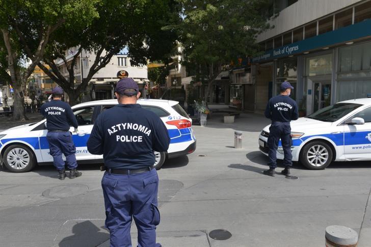 Η αστυνομία εκδίδει 133 πρόστιμα για παραβίαση μέτρων Covid τις τελευταίες 24 ώρες