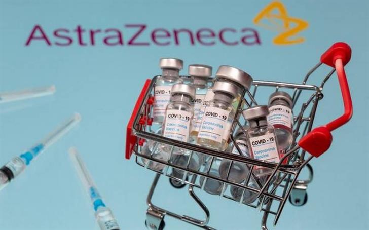 Ο ρυθμιστής υγείας του Ηνωμένου Βασιλείου μπορεί να περιορίσει τη λήψη AstraZeneca για νεότερους ανθρώπους