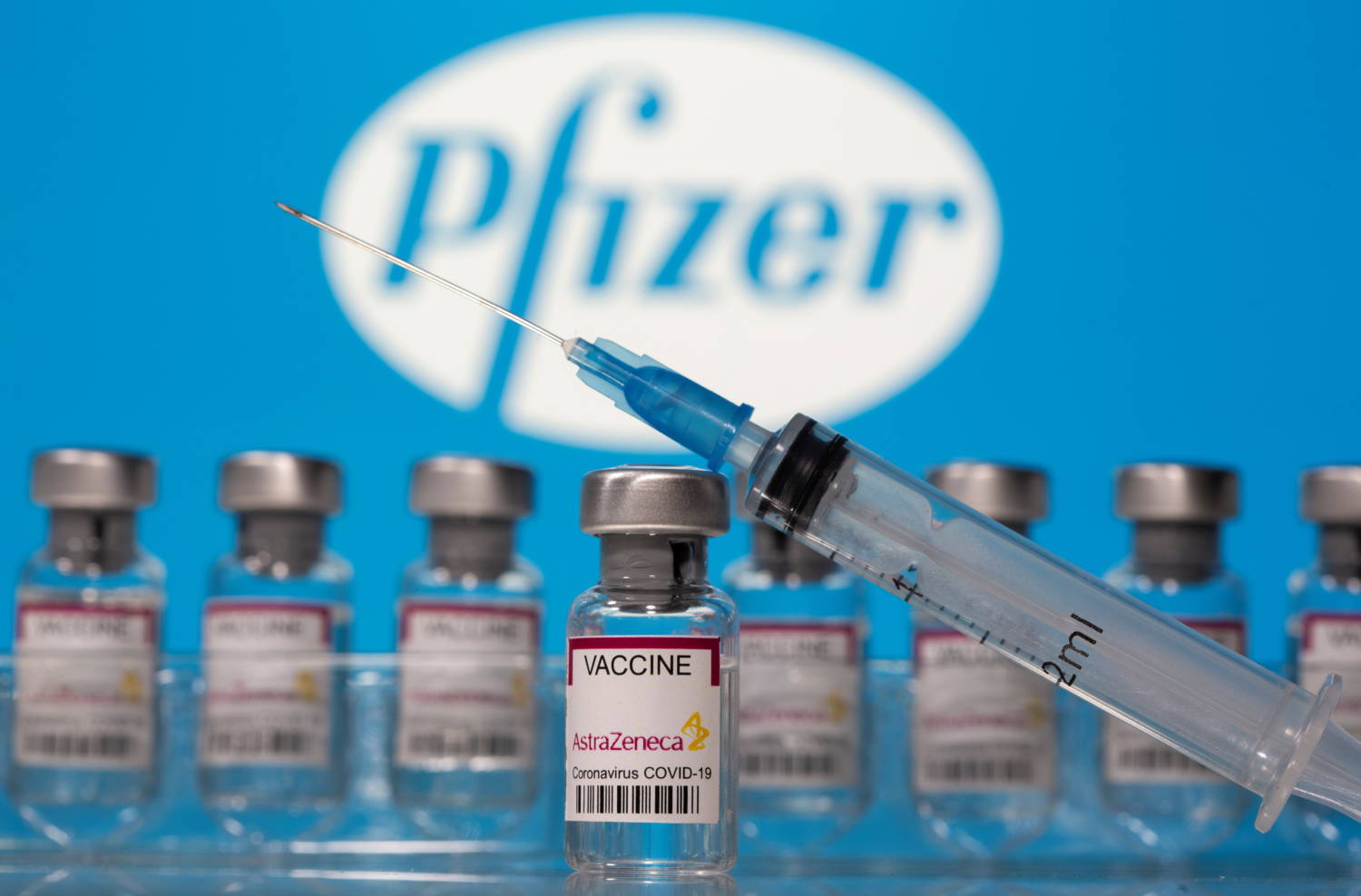 Az FDA arra kéri a bírót, hogy halasszák tovább a Pfizer szuri adatainak közzétételét legalább 2096-ig