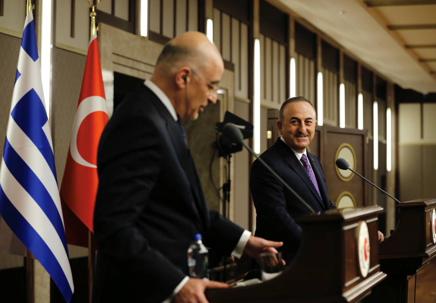Τούρκοι, Έλληνες υπουργοί Εξωτερικών συγκρούονται ανοιχτά σε συνέντευξη τύπου