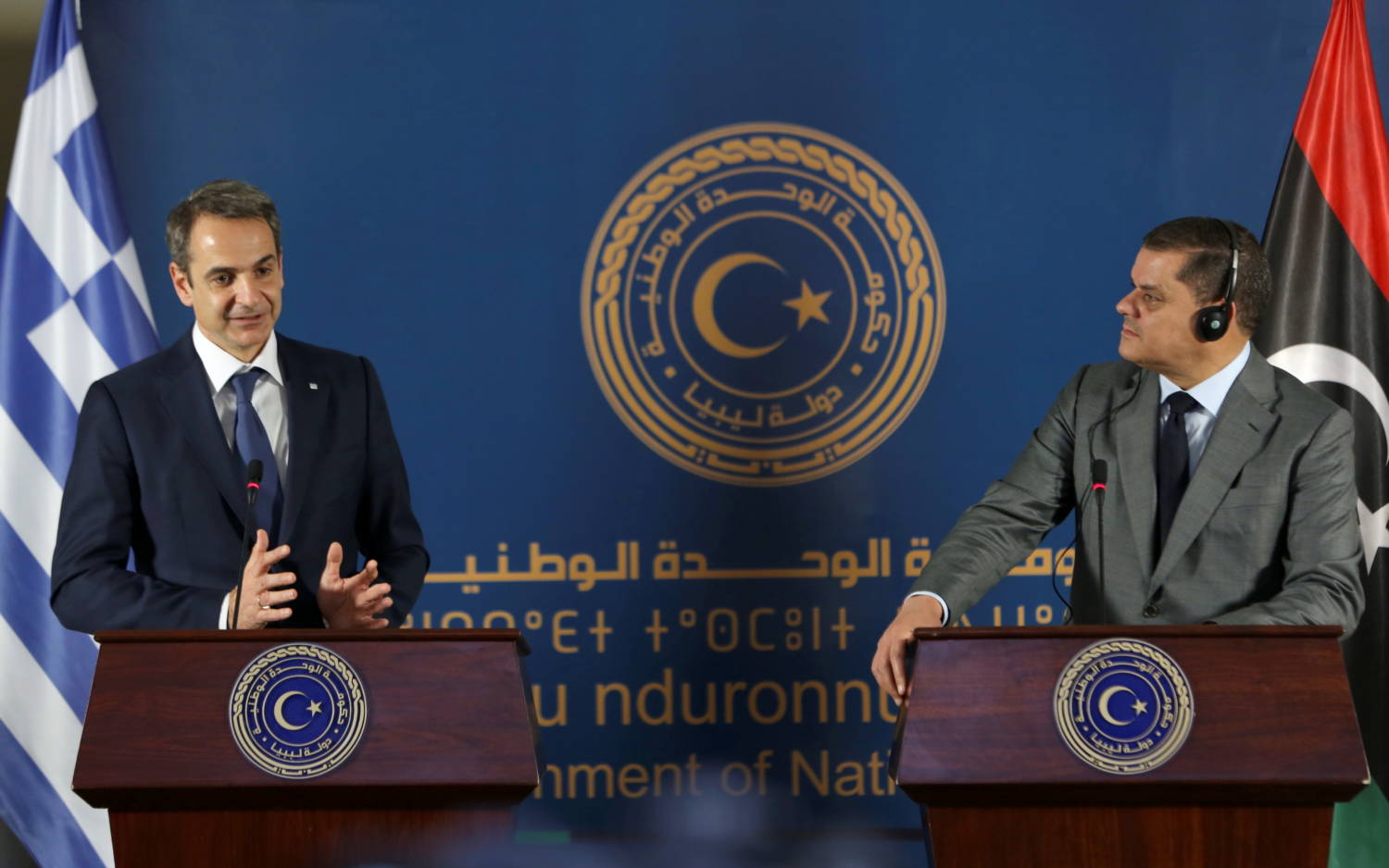 Η Ελλάδα αποκαθιστά τις διπλωματικές σχέσεις με τη Λιβύη