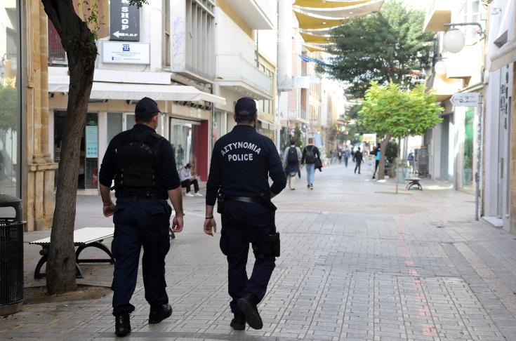 Η αστυνομία εκδίδει 123 πρόστιμα σε 24 ώρες για παραβίαση μέτρων covid