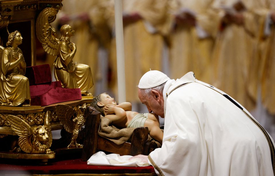 Pope Francis Kisses Baby Jesus