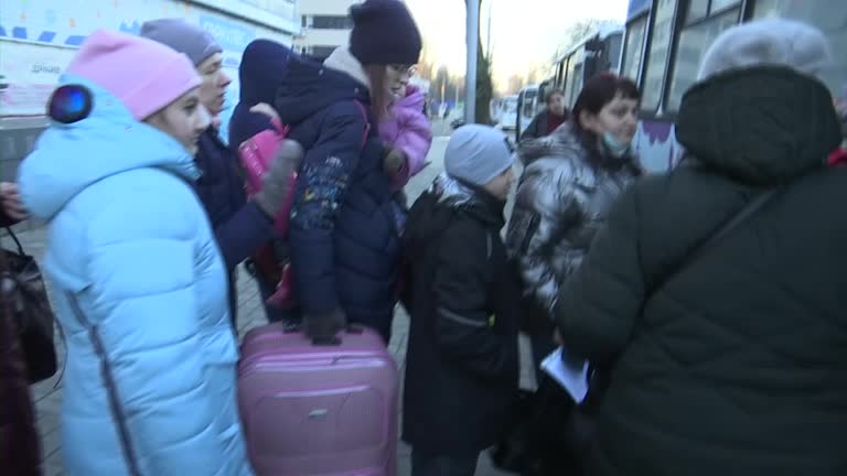 Donetsk Residents Evacuate From City As Conflict Fear Rises