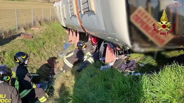 Bus Carrying Dozens Of Ukrainians Overturns In Italy, One Dead, Several Injured