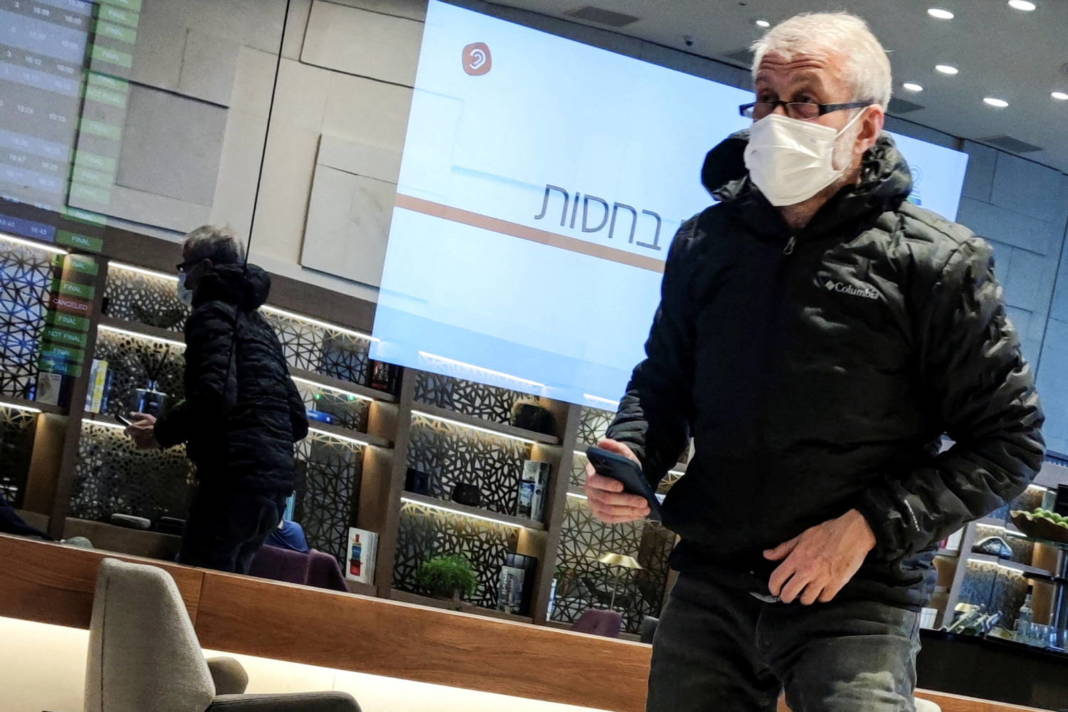 Russian Oligarch Roman Abramovich Is Seen In A Vip Lounge At Ben Gurion International Airport In Israel