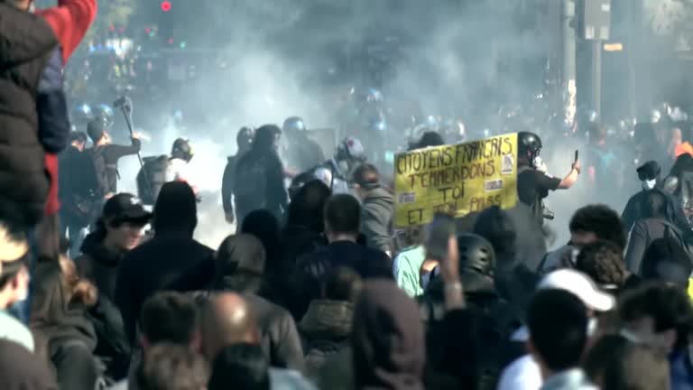 Police Fire Tear Gas At Paris Anti Far Right Protest