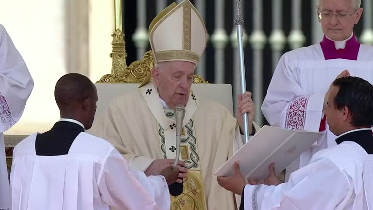 Pope Declares 10 New Saints, Including Dutch Priest Killed By Nazis