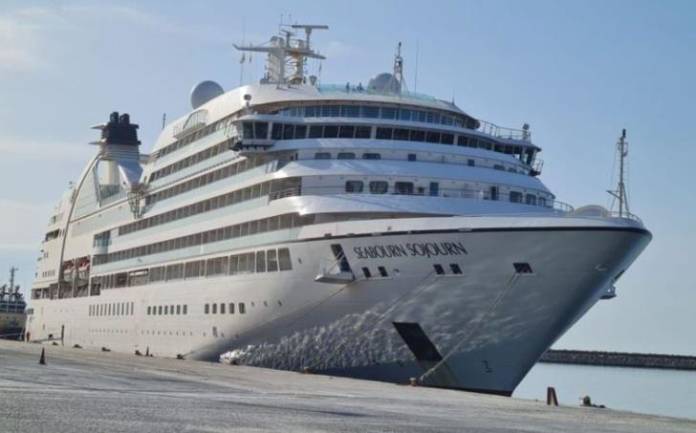 cruise ship larnaca