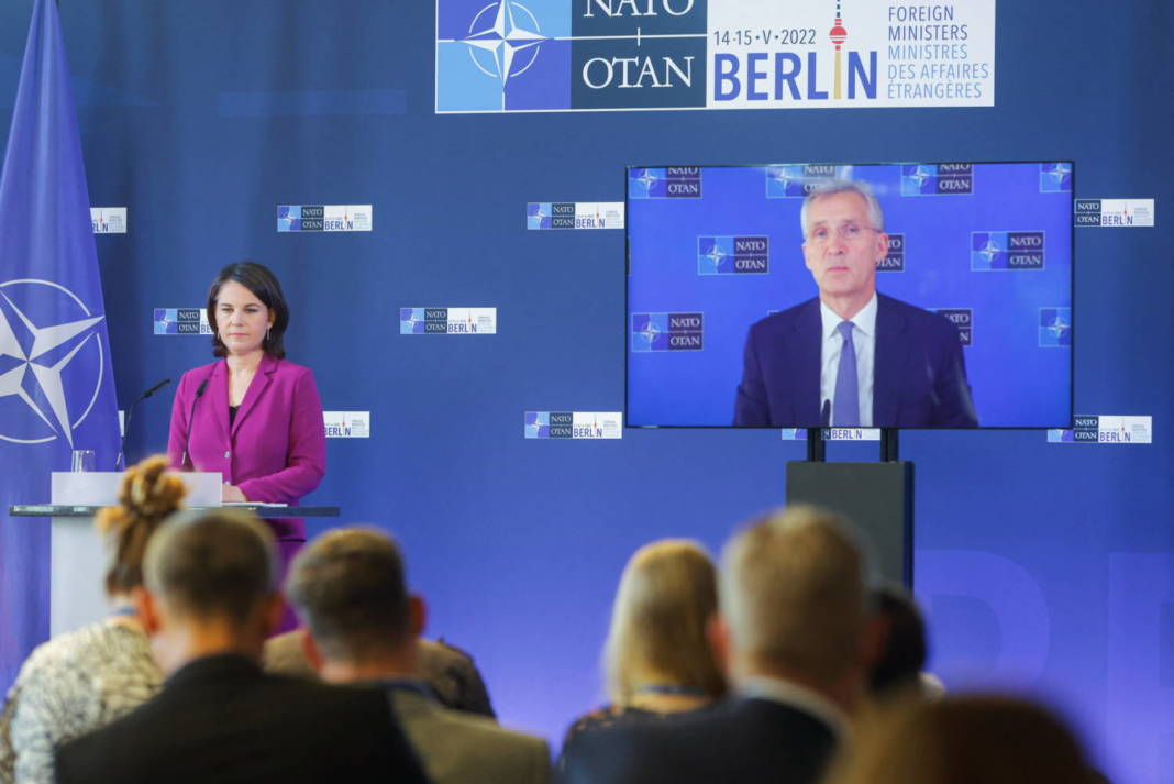 Nato Foreign Ministers Meeting, In Berlin