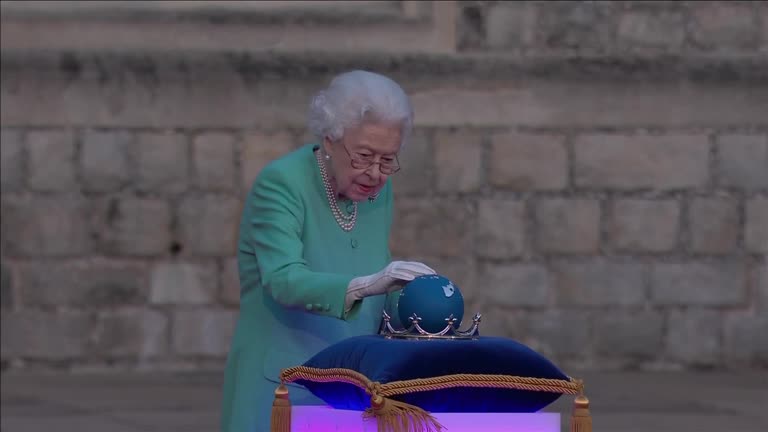 Queen Lights Up Beacon To Close First Day Of Platinum Jubilee Celebrations
