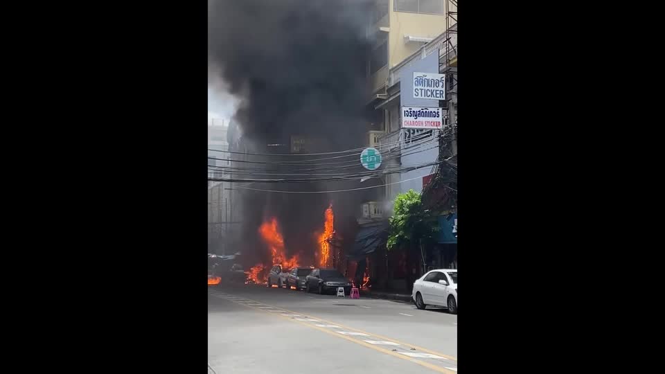 Electrical Fire Kills Two In Bangkok, Blaze Engulfs Cars And Buildings